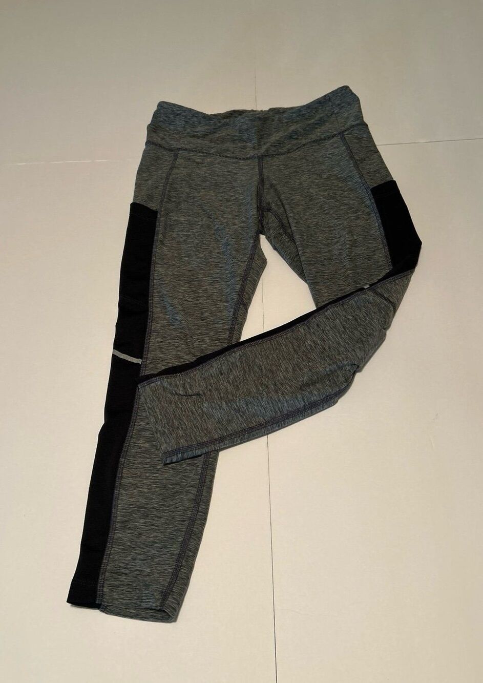 New Balance Women’s Small Heathered Grey and Black Athletic Leggings